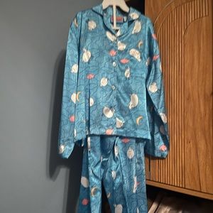 NWT girl size 8/10 pajama’s.